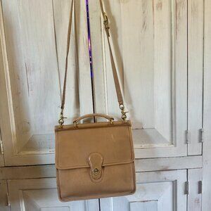 Coach bag  tan leather 10x10x3